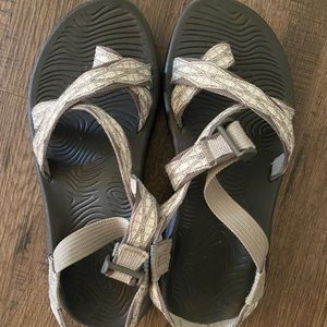 Chacos size 8— EEUC